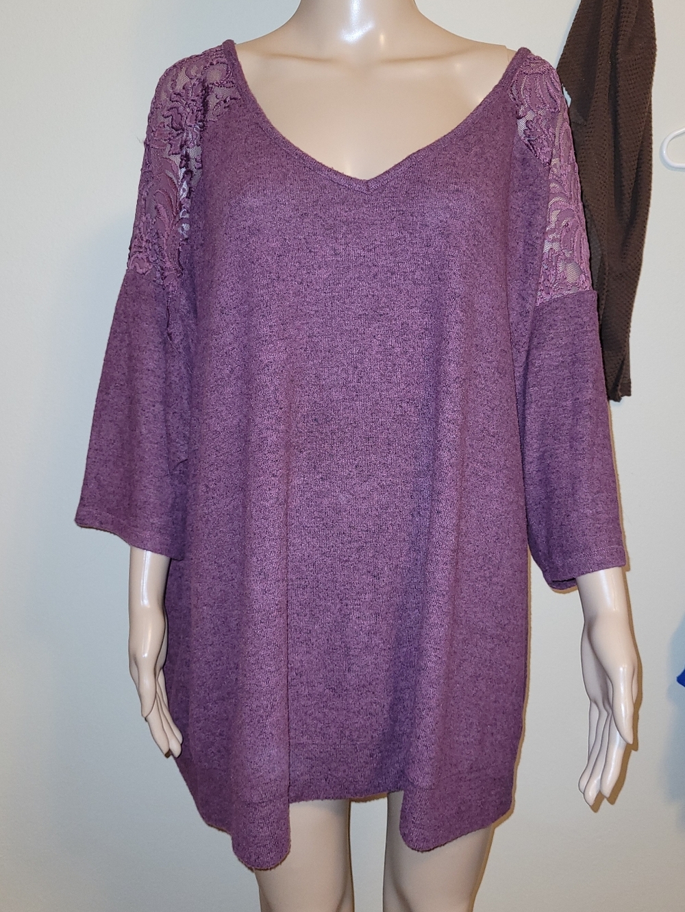 Torrid Brand, Mauvy/purple, Supersoft Plush 3/4 Lacey Sleeves & Back.  Size 4
